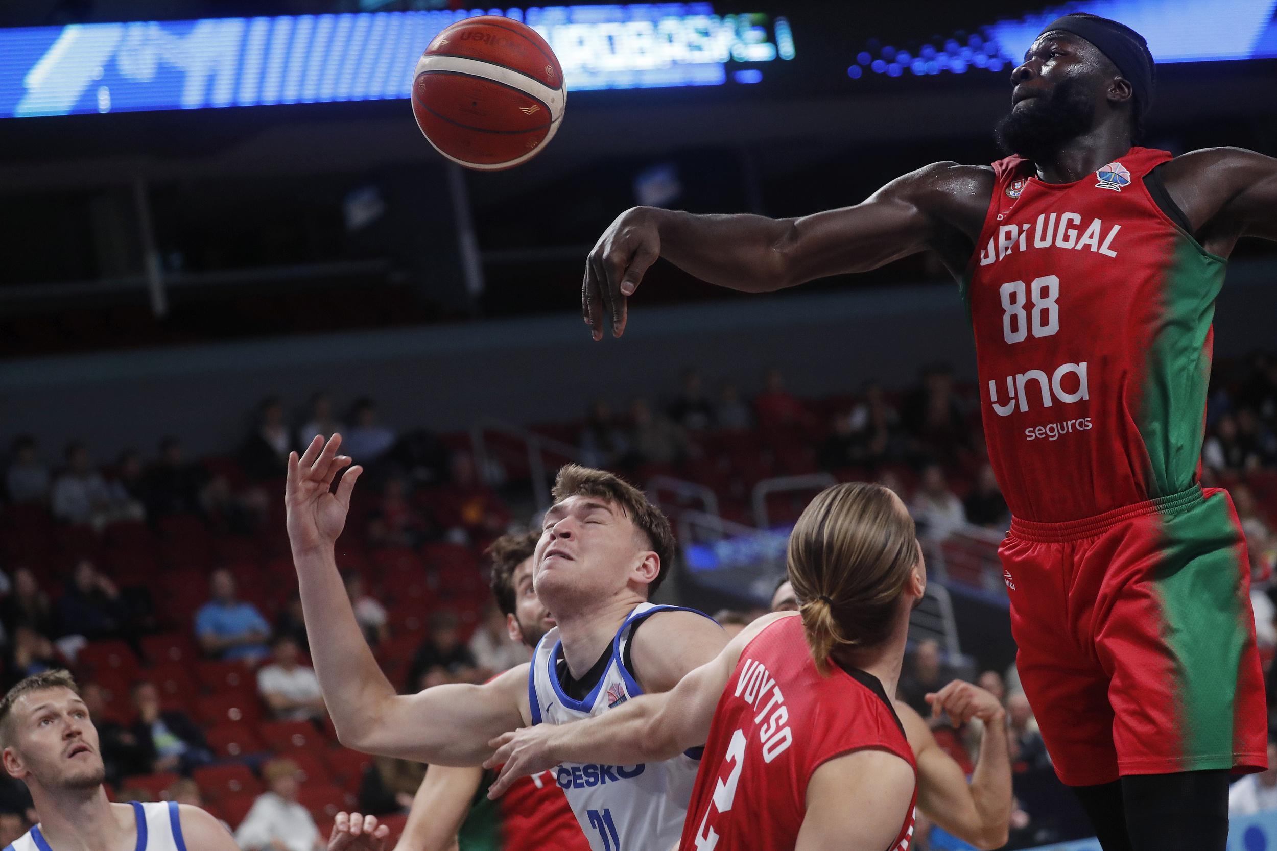 起伏有点大！克塔首战轰23分18板，次战5中2仅6分2板